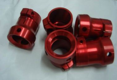 อลูมิเนียมสีแดง Anodize CNC แม่นยำกลึงส่วน AL7075 0.005mm 4 แกน