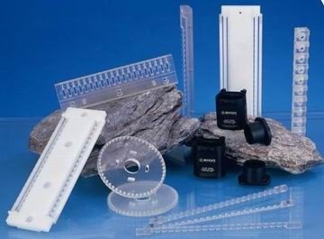 OEM ODM Delrin อะซีตัลพลาสติก CNC แม่นยำชิ้นส่วนเครื่องจักรกลสำหรับอุปกรณ์แสง