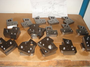 อุตสาหกรรมไฟฟ้า CNC เครื่องจักรความแม่นยำ Pivot Pin Bracket
