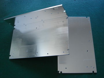 L-Shape CNC เครื่องจักรความแม่นยำรวดเร็วต้นแบบอลูมิเนียมเคลือบด้วยมุมแปลง