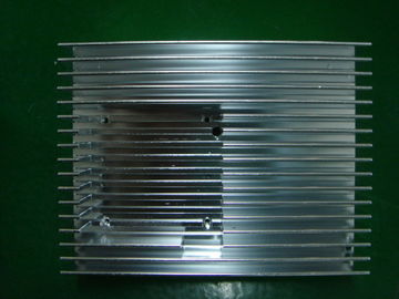 L-shape CNC เครื่องจักรความแม่นยำอย่างรวดเร็วต้นแบบอลูมิเนียมอัดฮีทซิงค์