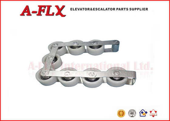 บริษัท ฮิตาชิบันไดเลื่อนโซ่ 8 Roller 400mm x 32mm สำหรับการส่ง