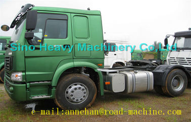ISO CCC SINOTRUK 4 x 4 ทั้งหมดล้อรถบรรทุก HOWO TRACTOR รถบรรทุกพ่วง 20-70 ครั้ง EUROII / III LHD หรือ RHD 260-420HP